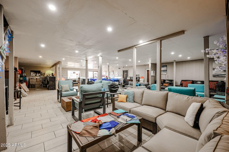 236 S Alma School Rd