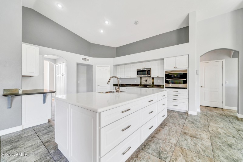 17620 W Weatherby Dr-19