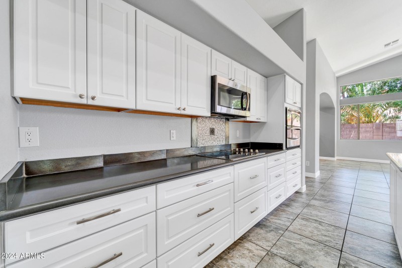 17620 W Weatherby Dr-21