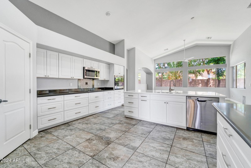 17620 W Weatherby Dr-23