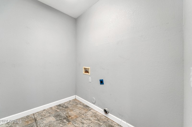 17620 W Weatherby Dr-32