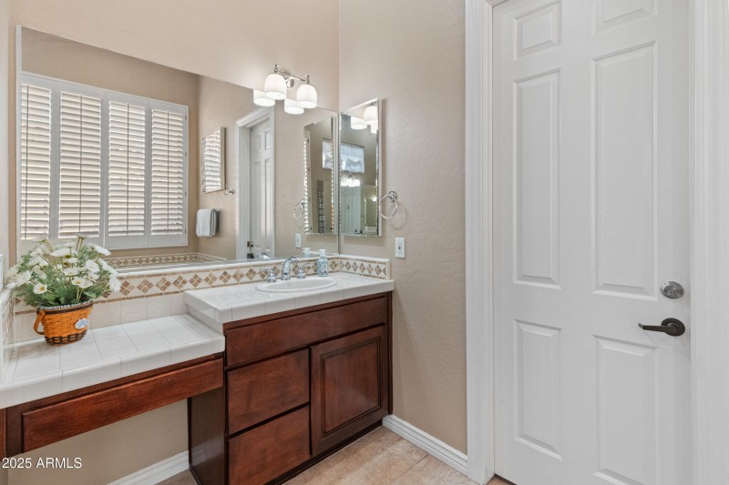 42034 N Harbour Town Ct-5