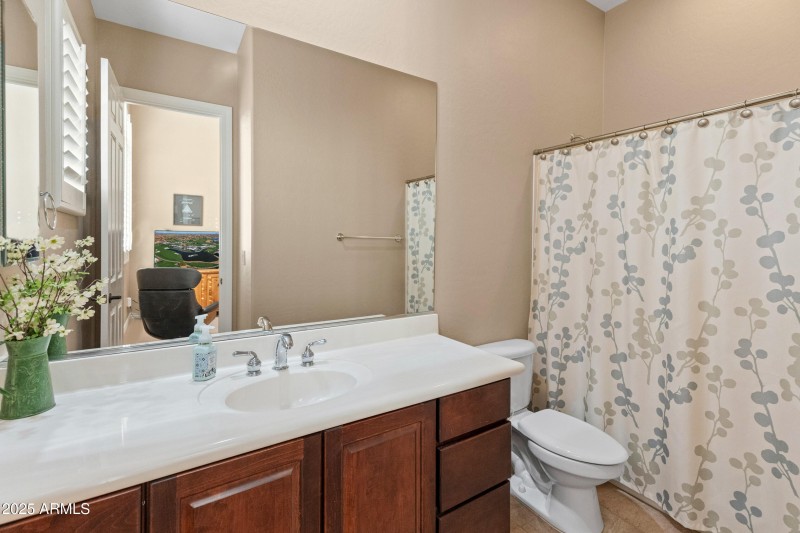 42034 N Harbour Town Ct-11