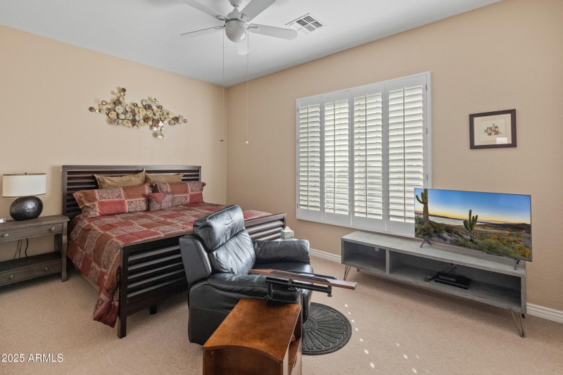 42034 N Harbour Town Ct-12