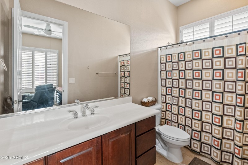 42034 N Harbour Town Ct-14