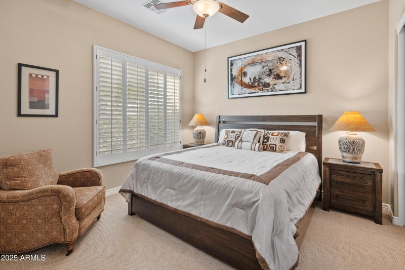 42034 N Harbour Town Ct-15