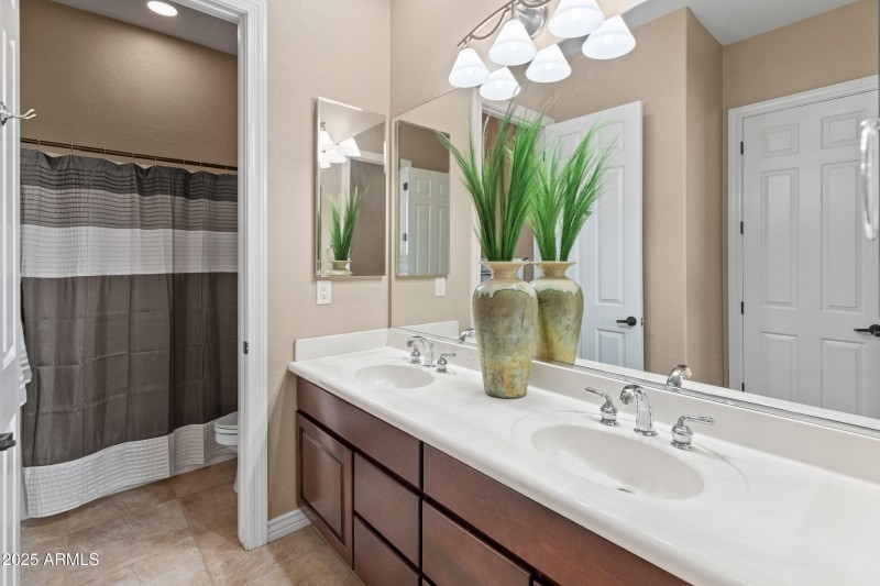 42034 N Harbour Town Ct-18