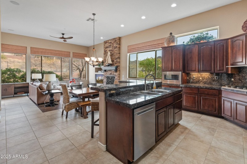 42034 N Harbour Town Ct-33