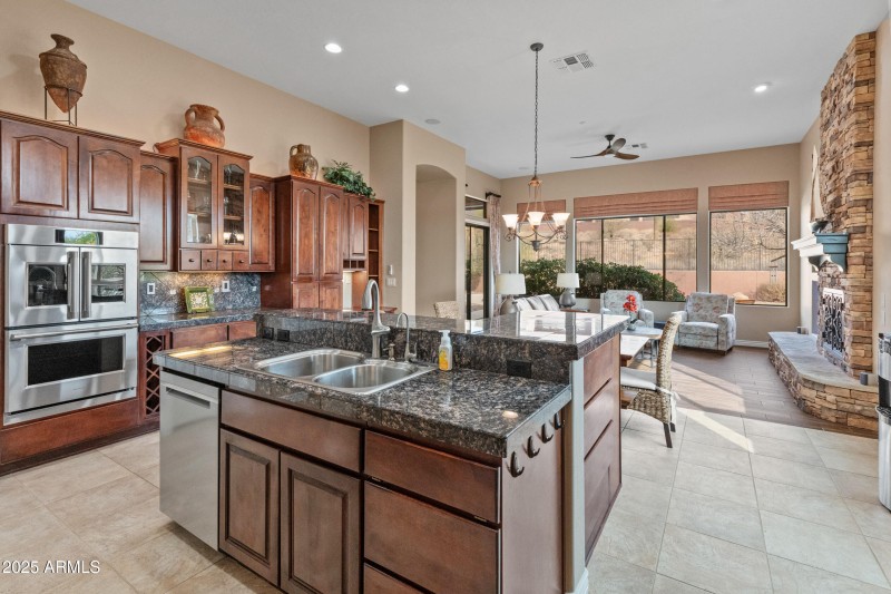 42034 N Harbour Town Ct-35