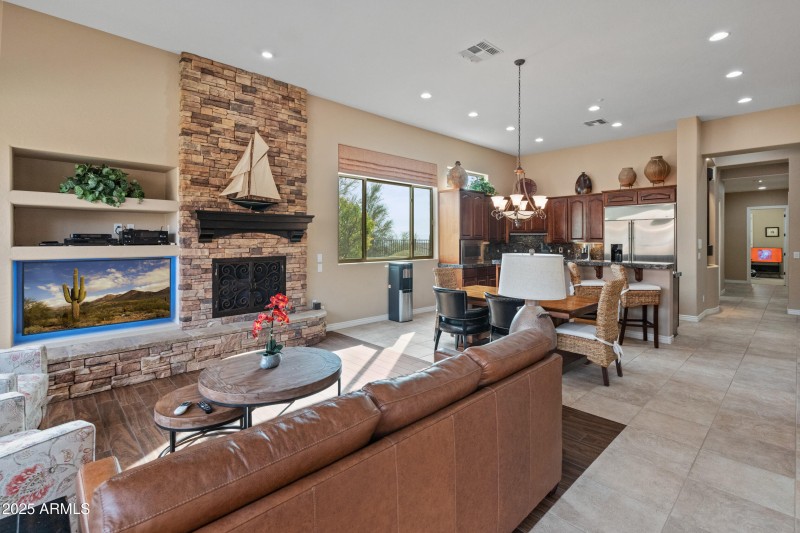 42034 N Harbour Town Ct-36