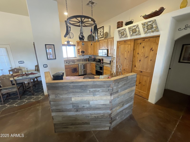 KITCHEN ISLAND