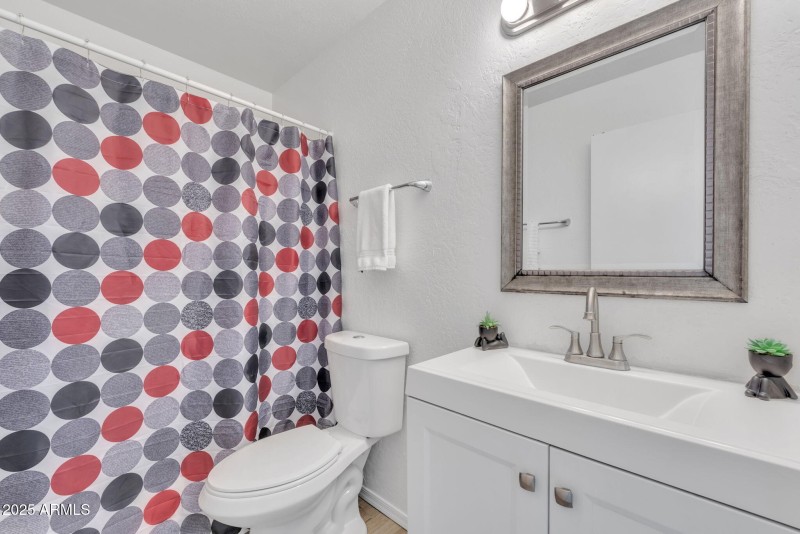 2nd floor bathroom
