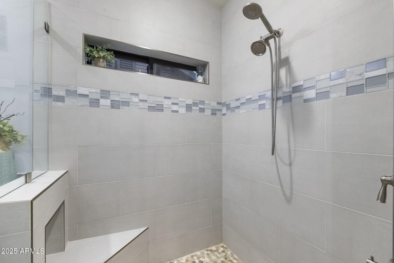 31-Primary Bathroom_4