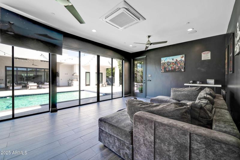 086CB254-B72F-497F-AC1E-566C1C00F378