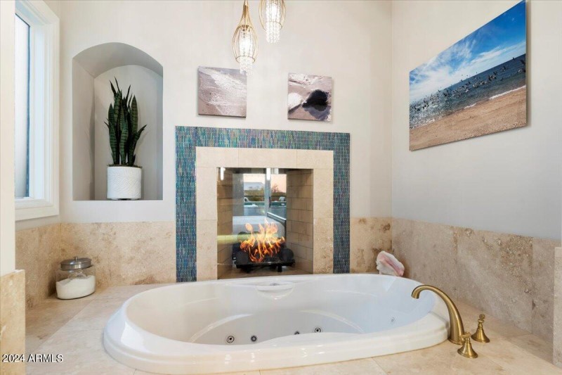 Soaking tub