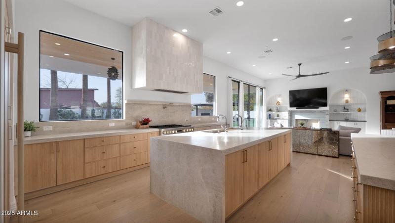 21-web-or-mls-P1228840