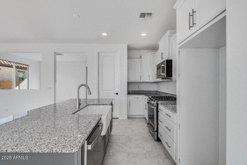 hj-az-phx-cantamia-sonata-lot30140-kitch