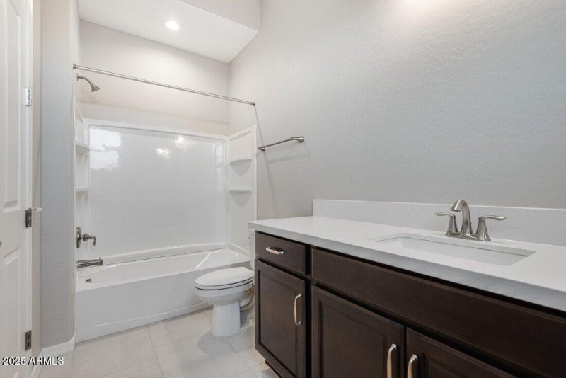 hj-az-phx-cantamia-portato-lot29125-bath