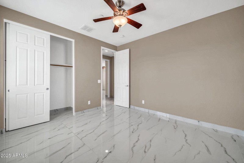 mls_13611 W Merrell St-26