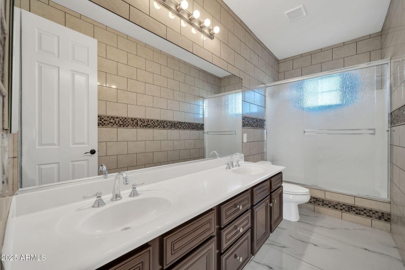 mls_13611 W Merrell St-33