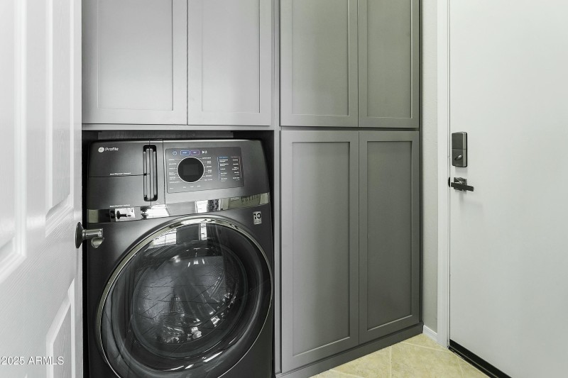 Custom laundry room