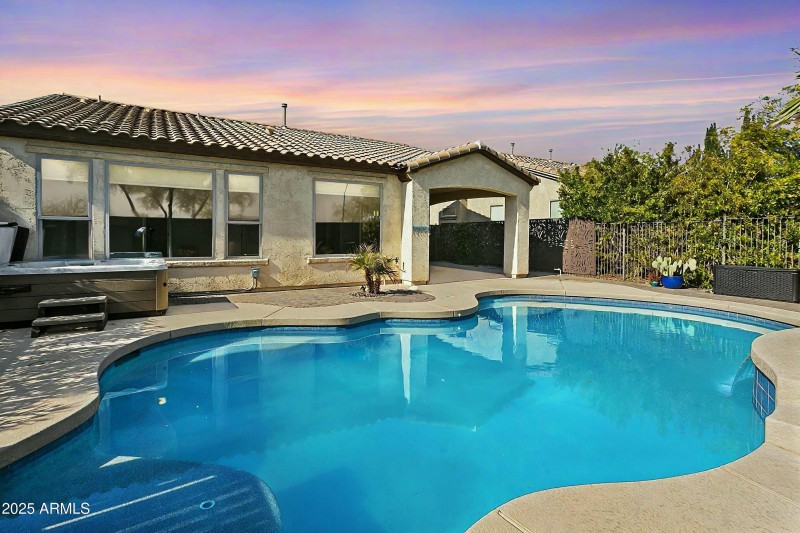 Backyard oasis in Trilogy at Vistancia