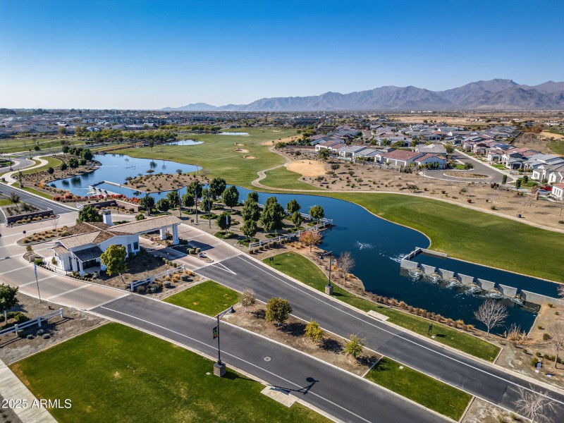 77-web-or-mls-Exterior-28