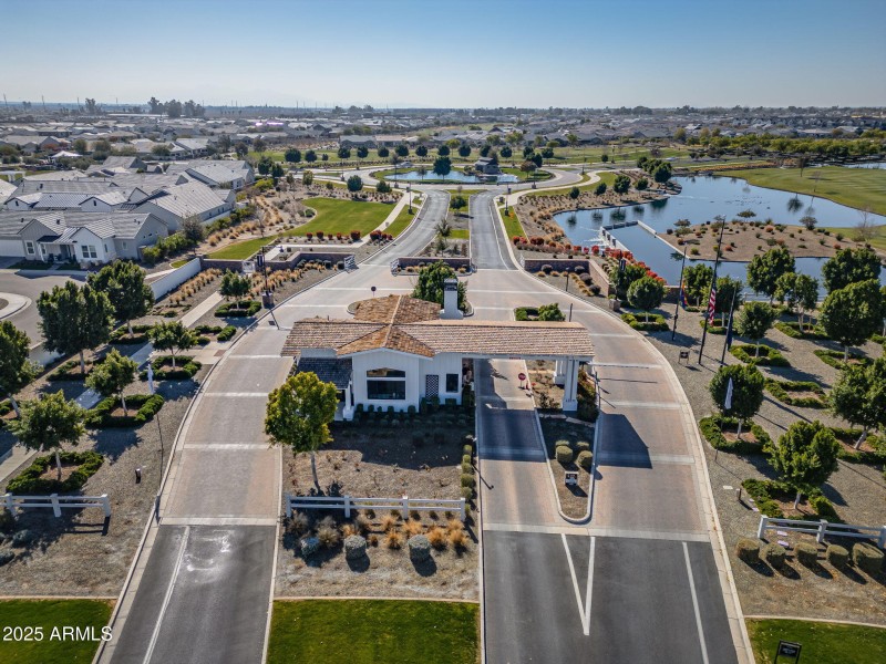 78-web-or-mls-Exterior-29