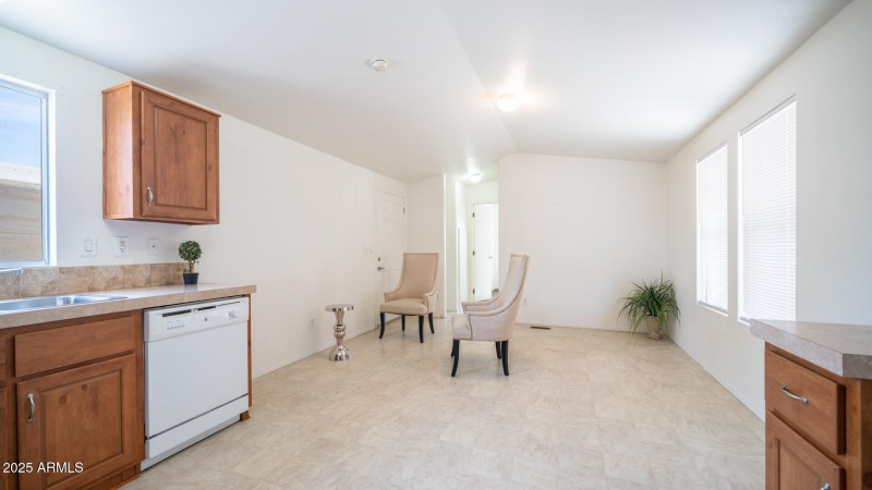 1650 S Arizona Ave Lot 79-5