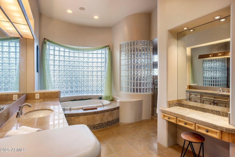 12-web-or-mls-D46A2317