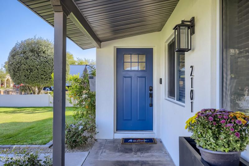 05 Exterior Front Entry