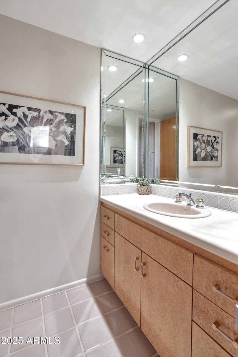 Guest Bath 1