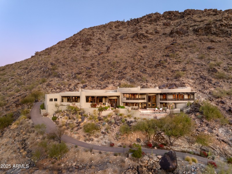 Hilltop Luxury in Paradise Valley