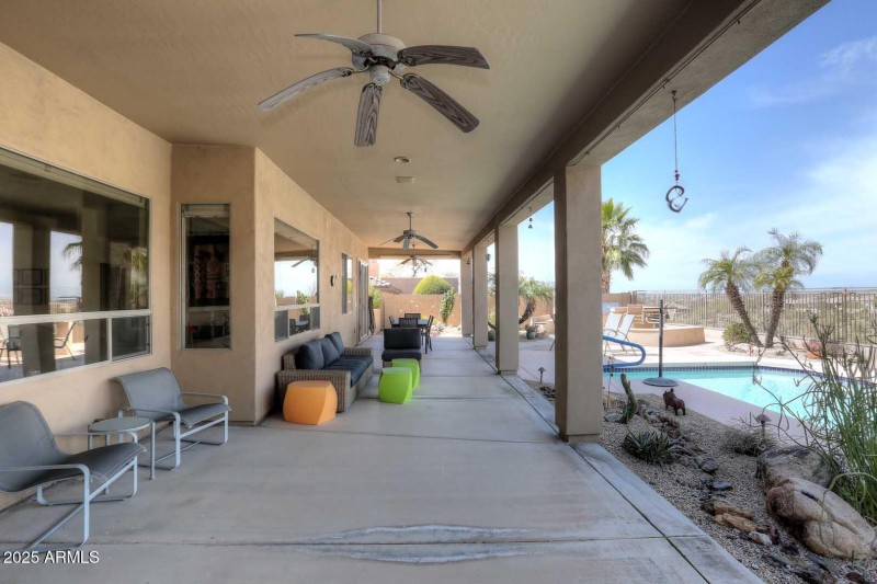 Covered Patio (002)