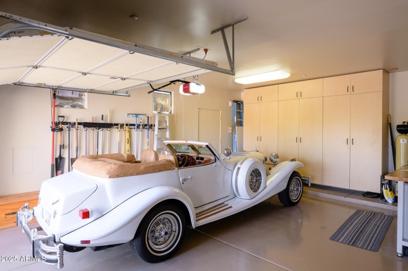 GARAGE - BAY #3