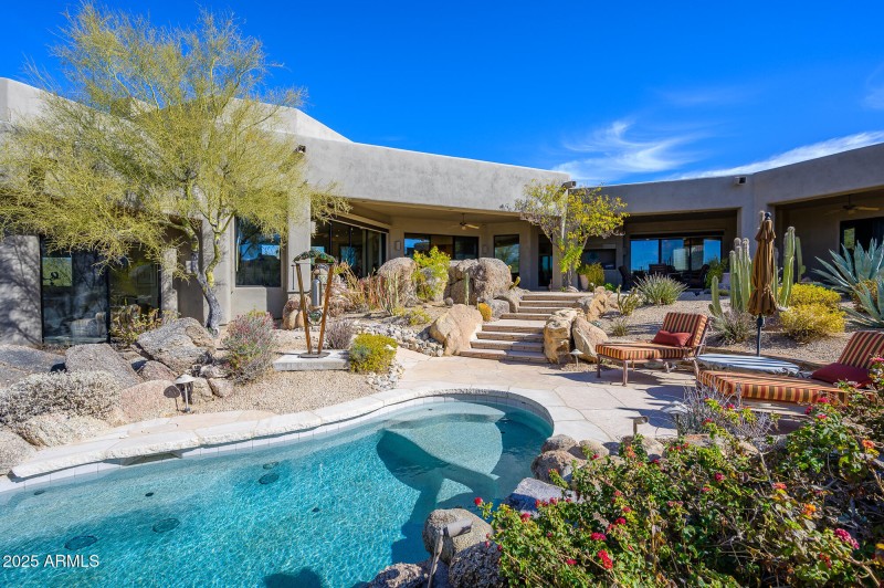 PRIVATE POOL