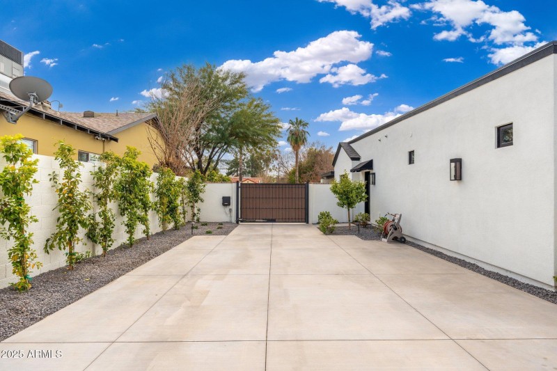 412 W Vermont Ave - 48