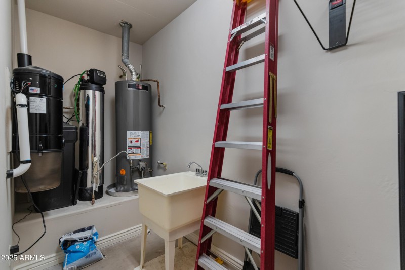 5830 E Restin Rd-56