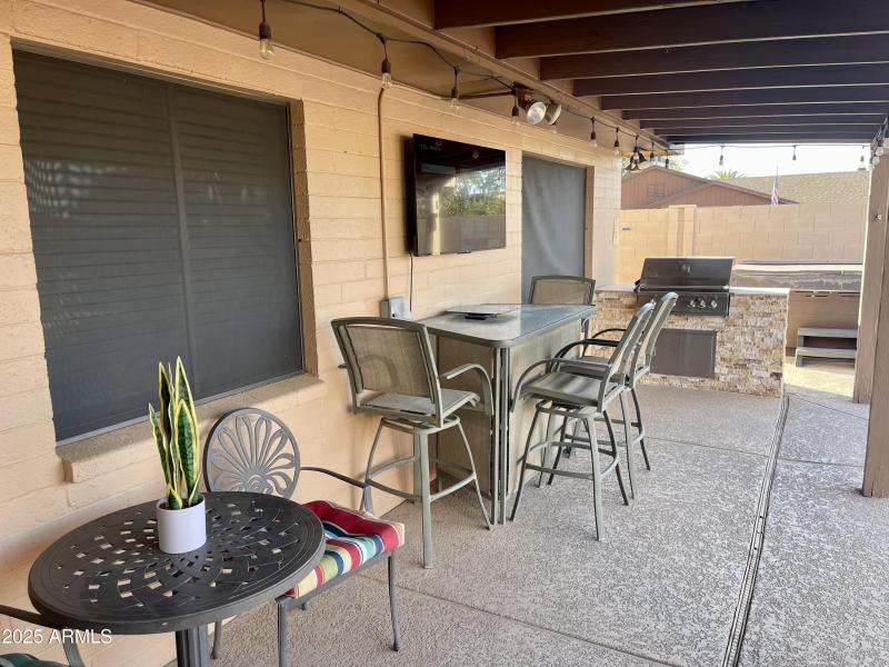 Gas Grill + Smart TV