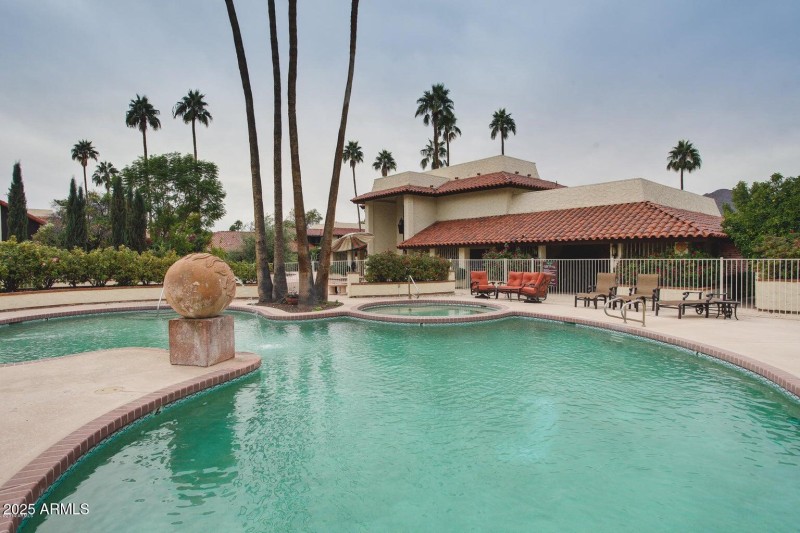 Community Pool & Spa