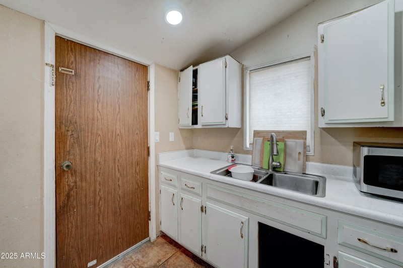 4302 W Dobbins Rd-12