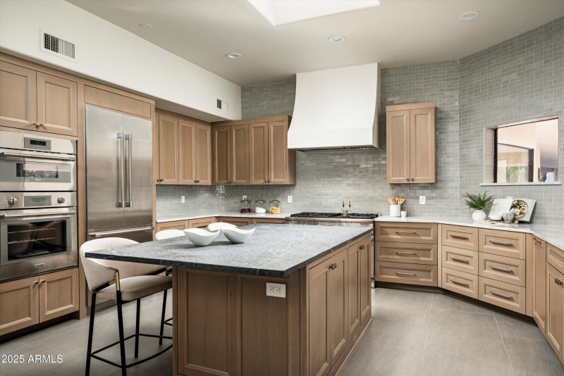 21-9128 N 70th St-20b