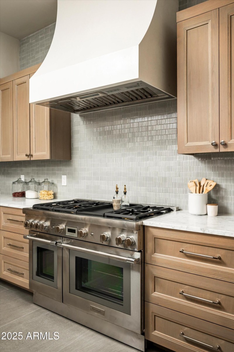 24-9128 N 70th St-22b