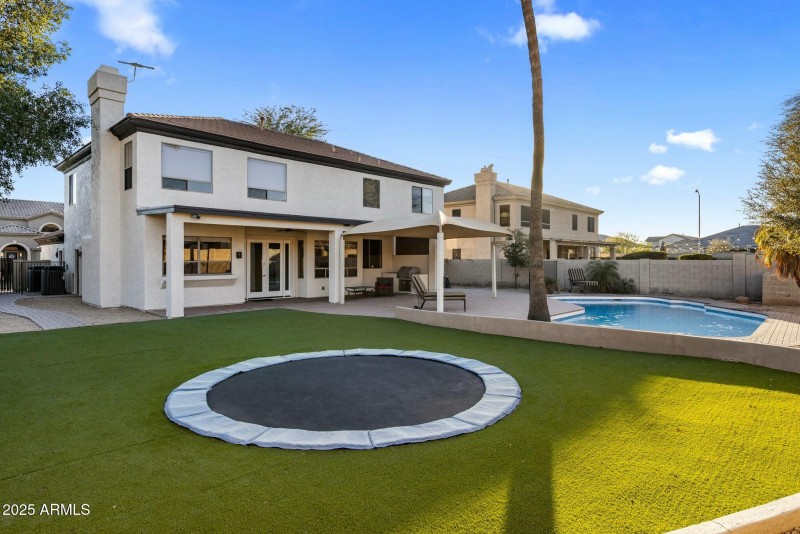 In-Ground-Trampoline