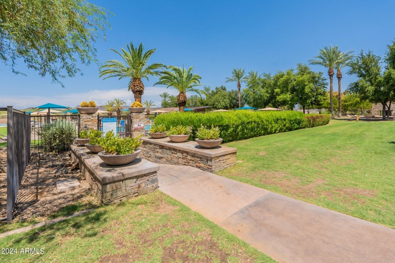 Roy Rogers Community 4