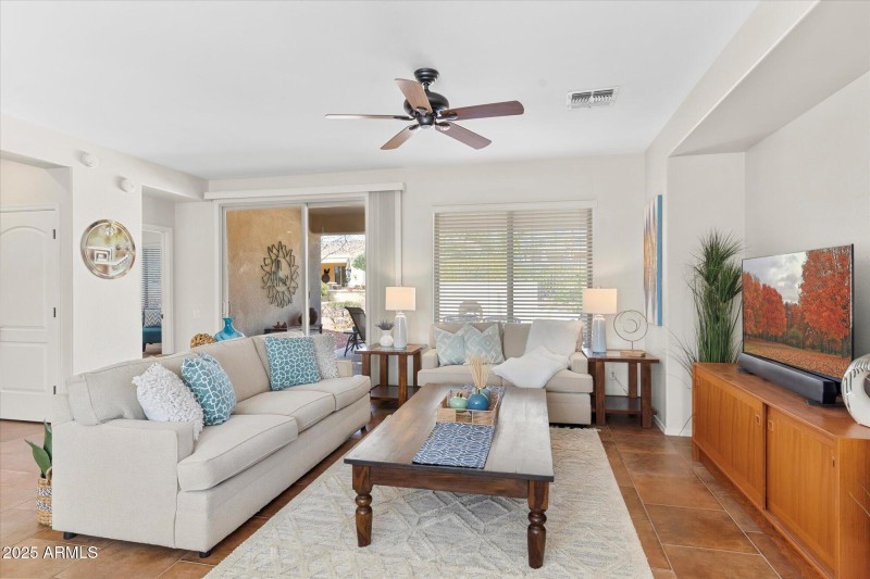 09-Living Room