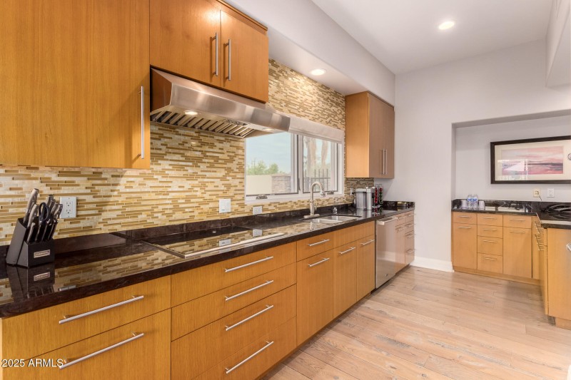 scottsdaleluxuryhomeskitchenkarenabinetr