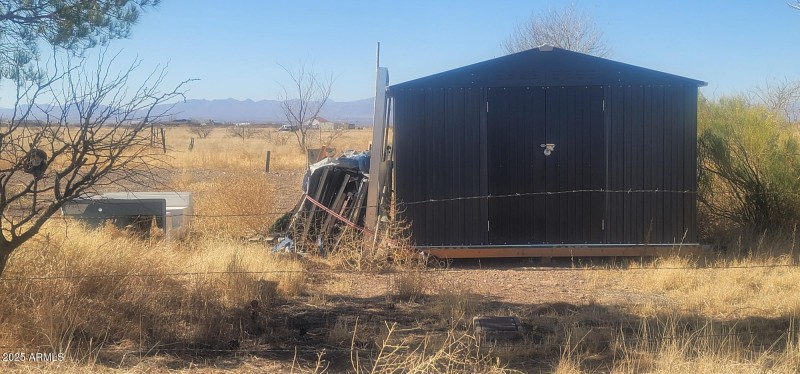 Vista del Cerro storage shed