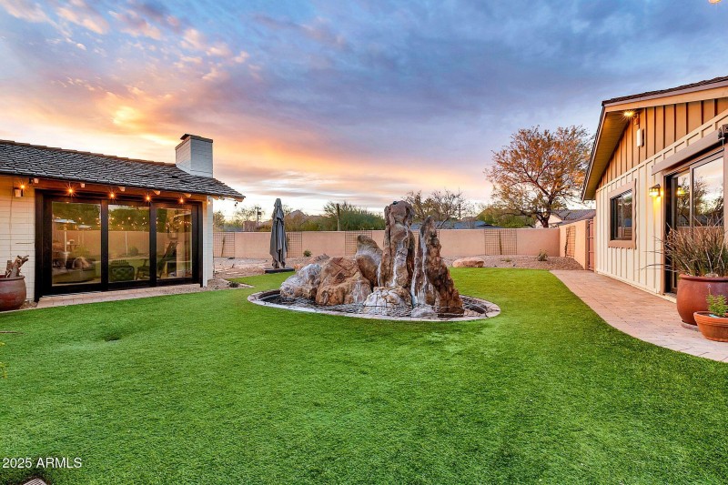 4022 E Stanford Dr twilight-12