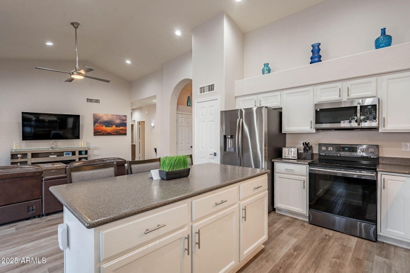 4637 E FERNWOOD CT, Cave Creek, AZ 85331